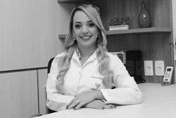 Dra Laura Oliveira Gonalves (CRP/MT 18/2109), psicloga atua na Abordagem Sistmica (Terapeuta para casais, crianas, famlia, adolescentes)