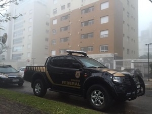 PF cumpriu mandado de busca no apartamento da senadora Gleisi (