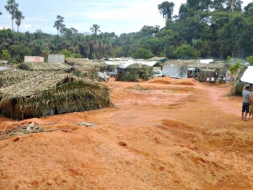Barracos foram montados em fazenda da regio de Mato Grosso