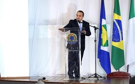 Pedro Taques em discurso durante posse