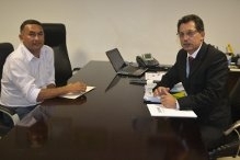 Vereador Gilberto Vieira de Melo, durante reunio com o deputado Ezequiel Fonseca (PP-MT)