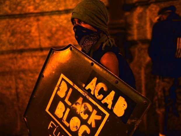 Black Blocs participaram do protesto no Rio de Janeiro, em outubro