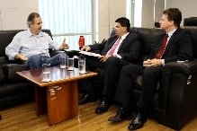 Senador Cidinho Santos (PR), em reunio com o Ministro do Desenvolvimento Agrrio, Miguel Rossetto