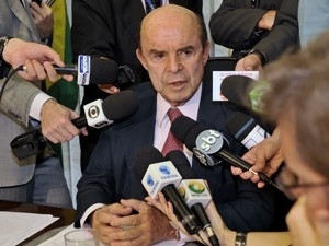 O senador Francisco Dornelles (PP-RJ), que desistiu da relatoria das questes de ordem sobre a CPI da Petrobras