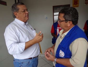 Senador Jaime Campos (DEM) e o presidente do SINTRAICCCM, Joaquim Santana