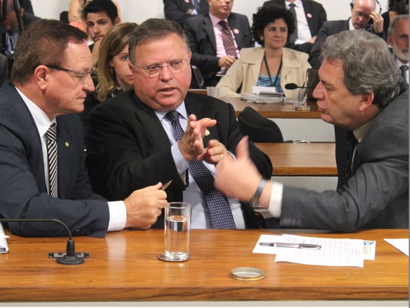 Ao centro, senador de Mato Grosso, Blairo Maggi (PR)
