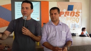 Ex-vereador Ldio Cabral (PT), pr-candidato ao governo e deputado estadual Valtenir Pereira (PROS)