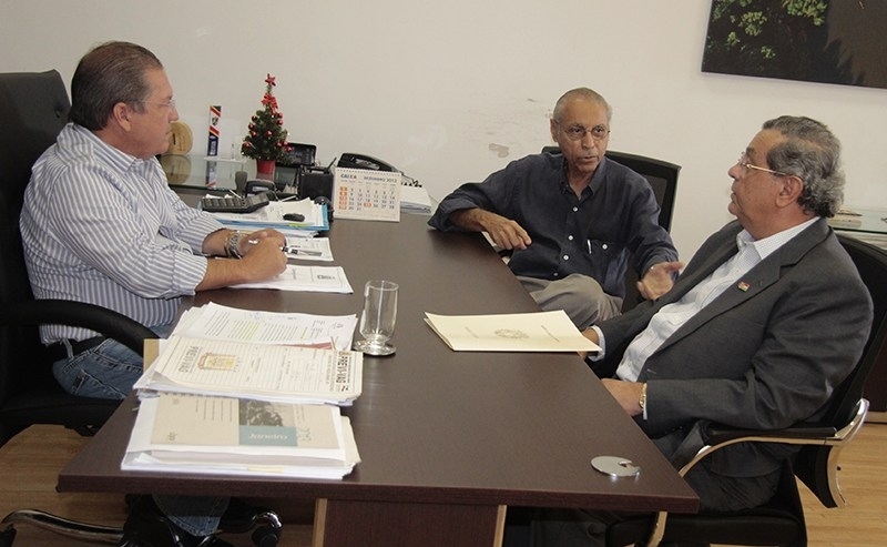 Prefeito de Vrzea Grande Walace Guimares, Senador Jaime Campos e o deputado federal Jlio Campos (ambos do DEM)