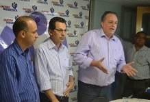 Deputado Estadual, Ezequiel Fonseca, reitor da Unemat, Adriano Silva e os deputados Antnio Azambuja e Airton Portugus