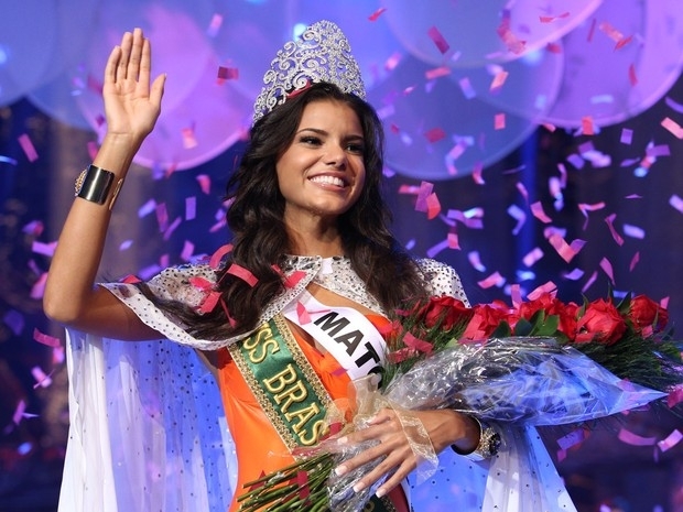 A Miss Brasil Jackelyne Oliveira encantou os russos e conquistou a quinta colocao no Miss Universo, sbado (9.10)