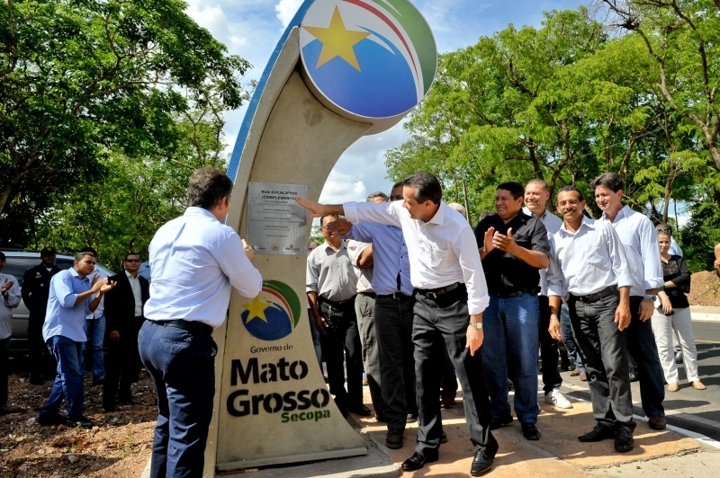 Governador Silval Barbosa inaugura prolongamento da Rua dos Eucaliptos sobre o Rio Coxip