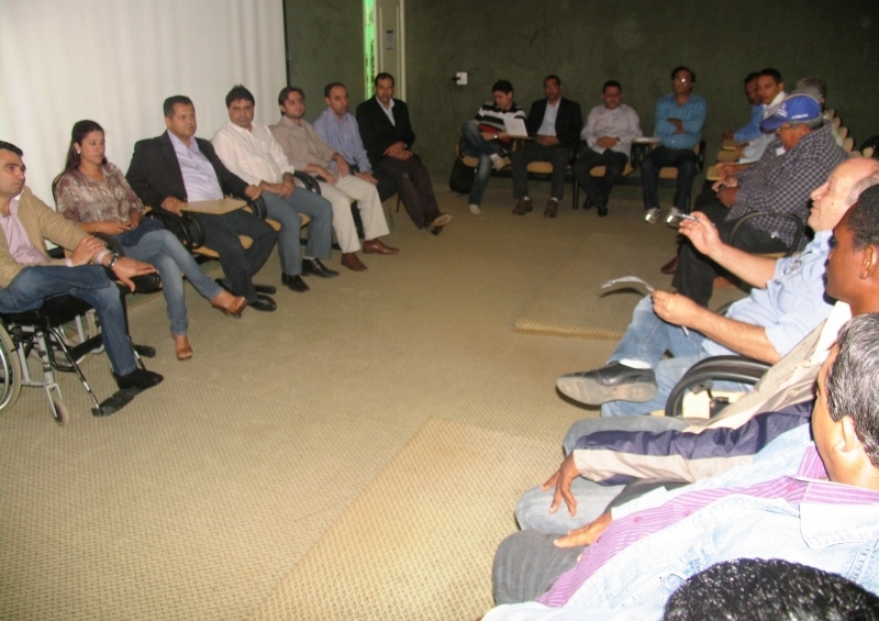 Durante a reunio, os participantes puderam fazer as suas observaes sobre o pleito que se aproxima