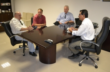 Empresrios da construo civil de Mato Grosso em reunio com o deputado estadual Ezequiel Fonseca (PP)