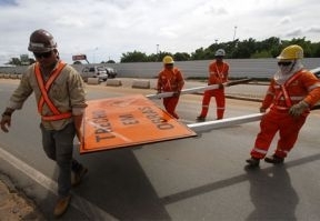 Obras do VLT na Av Joo Ponce em Vrzea Grande