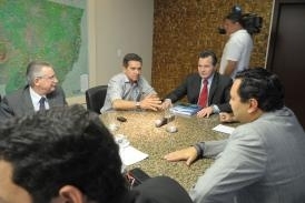 Renunio com o governador Silval Barbosa e defensor geral Andr Prieto.