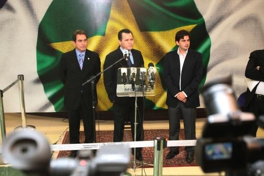 Governador Silval Barbosa anncia reativao da Usina Termoeltrica Governador Mrio Covas, em Cuiab.
