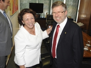 A ministra Ideli Salvatti em encontro com o presidente da Cmara, Marco Maia  