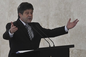 O novo ministro da Agricultura, Mendes Ribeiro, durante o discurso de posse