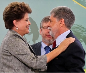 Dilma d posse a Amorim nesta segunda