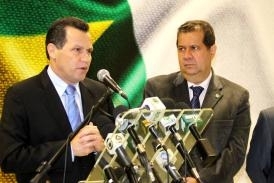 Governador Silval Barbosa assina termo de compromisso Projovem , com o Ministro do Trabalho Carlos Lupi