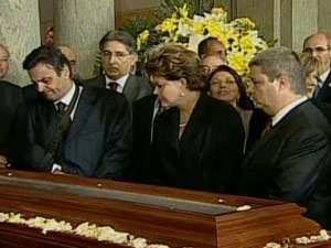 A presidente Dilma Rousseff no velrio do ex-presidente Itamar Franco