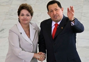 Presidente venezuelano, Hugo Chvez, foi recebido nesta segunda-feira no Palcio do Planalto por Dilma Rousseff