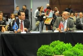 Silval Barbosa, governador de Mato Grosso, ao lado do governador do Par, Simo Jatene, no Encontro de Governadores