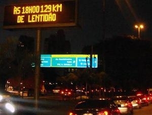 Congestionamento em So Paulo: metr, nibus e ruas no limite