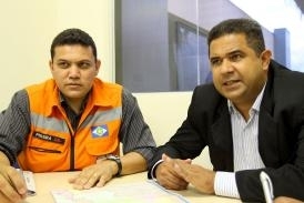 Secretrio-chefe da Casa Militar, Cel. PM Antnio Moraes e superintende da Defesa Civil, Ten. Cel. Agnaldo Pereira