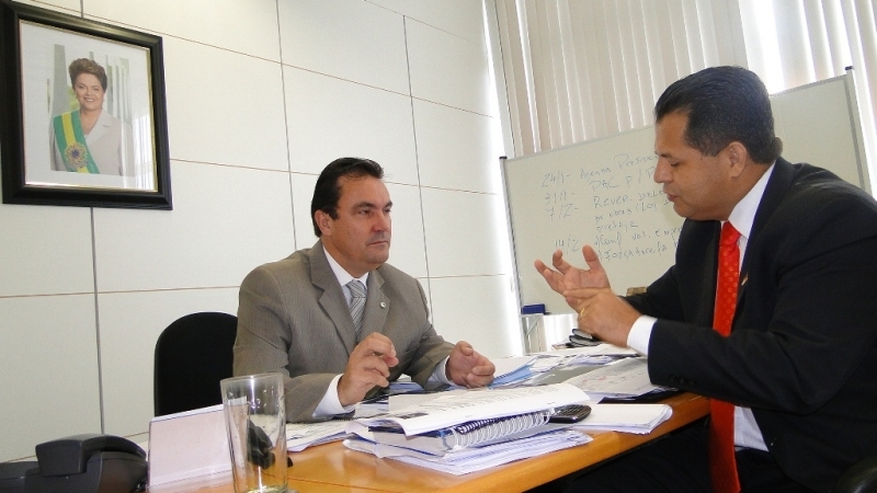 Deputado Federal Valtenir Pereira, em reunio com secretrio Navarro do Ministrio da Integrao Nacional