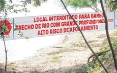 Lacres nas praias foram colocados na manh de ontem; faixas e placas informam a comunidade e tambm alertam sobre riscos