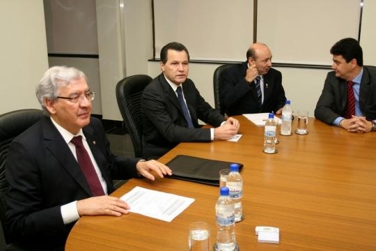 Governador Silval Barbosa e demais secretrios durante reunio com o presidente do Tribunal de Justia, Jos Silvrio