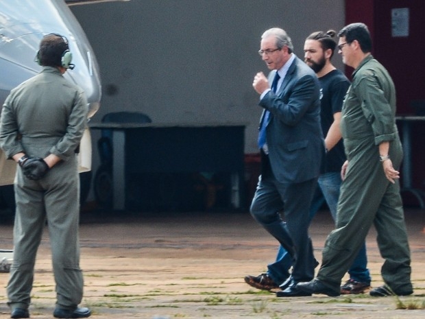 O ex-deputado Eduardo Cunha embarca para Curitiba aps ser preso pela PF