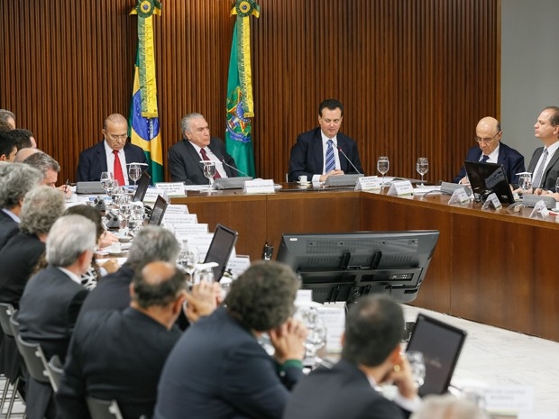 O presidente Michel Temer (centro), durante reunio do Conselho Nacional de Cincia e Tecnologia, no Palcio do Planalto