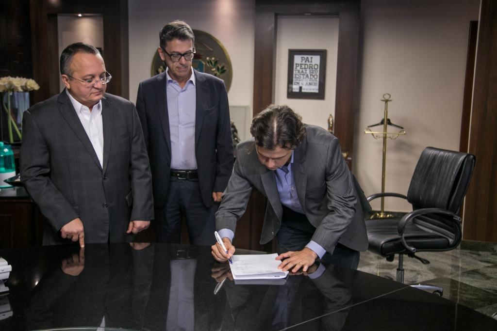 Governador Pedro Taques, Marcelo Arajo, presidente do Ibram e secretrio Leandro Carvalho