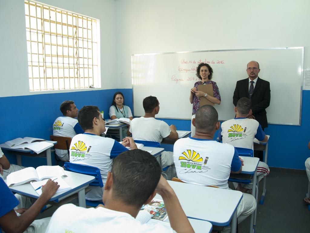 Alunos da Escola Estadual Nova Chance recebem visita de membros do Ministrio da Justia
