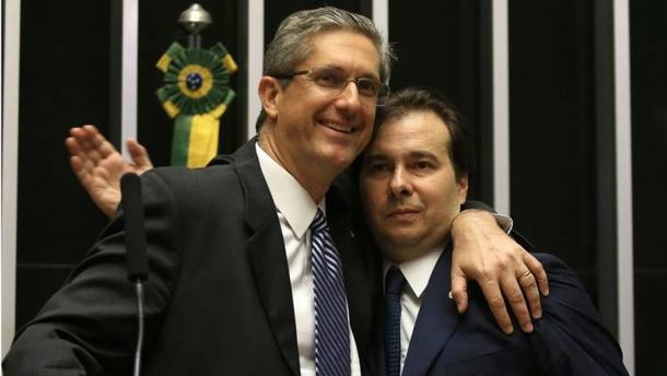 Rogrio Rosso (PSD-DF) e Rodrigo Maia (DEM-RJ