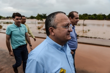 O governador Pedro Taques esteve no municpio neste domingo (12.02)