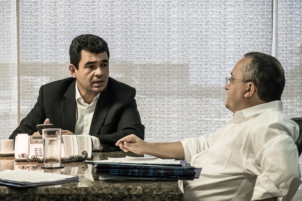 Secretrio Marcelo Duarte, em reunio com o governador Pedro Taques