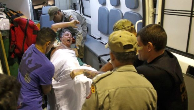 Garotinho deixa o Hospital Souza Aguiar, no centro do Rio, para Bangu