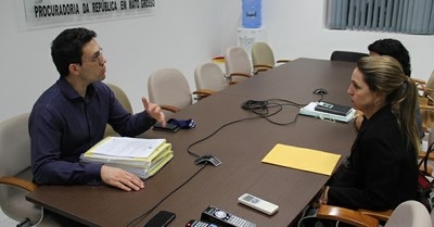 Procurador da Repblica Cleber de Oliveira Tavares Neto em reunio com representantes da Secid/MT.