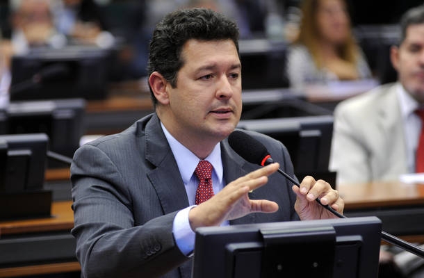 Deputado Betinho Gomes (PSDB-PE)  relator da proposta na CCJ da Cmara