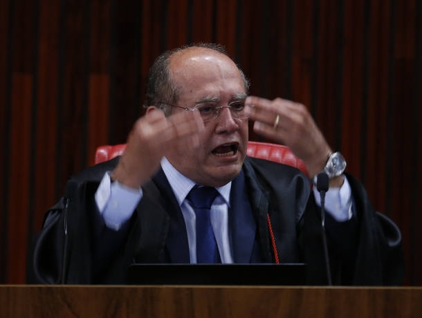 O presidente do TSE, ministro Gilmar Mendes, durante leitura de seu voto que desempatou votao de julgamento da chapa Dilma-Temer