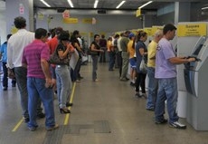 Trabalhadores devem sacar benefcio no Banco do Brasil ou na Caixa Econmica Federal