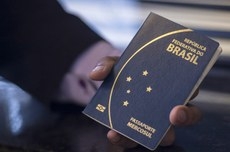 A criao do Conselho Nacional de Desburocratizao  Brasil Eficiente vai tornar a emisso de documentos no Brasil, como passaportes e CPF, mais simples. Alm disso, outra consequncia ser mais eficincia e agilidade em servios pblicos para a pop