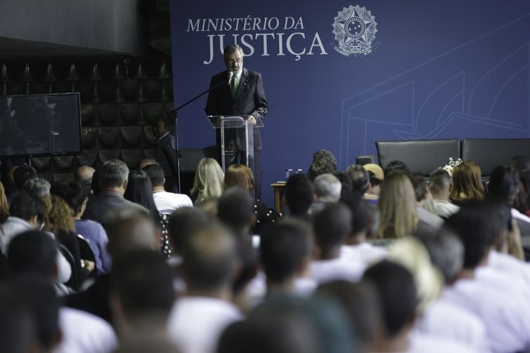 O ministro da Justia, Torquato Jardim, falou a uma plateia formada majoritariamente por dependentes qumicos