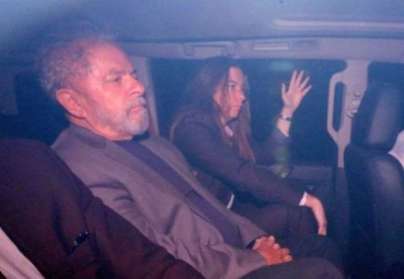 O ex-presidente Luiz Incio Lula da Silva, em viatura da Polcia Federal -  Felipe Rau/Estado