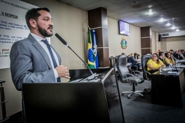 O secretrio de Gesto e Planejamento, Baslio Bezerra, durante a audincia pblica - Foto: Christiano Antonucci - Gcom MT