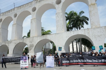 Grupo Pela Vidda faz ato no Dia Mundial de Luta Contra a Aids nos Arcos da Lapa, no centro do Rio de Janeiro. (Tomaz Silva/Agncia Brasil)