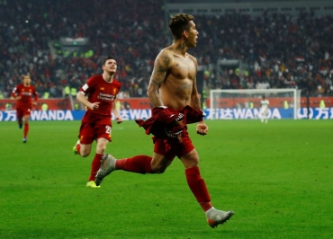 Roberto Firmino comemora gol da vitria do Liverpool - REUTERS/Ibraheem Al Omari/Direitos reservados